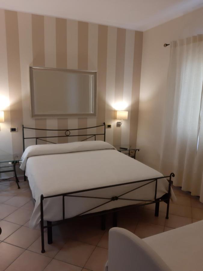 Sweet House Only Rooms Peschiera del Garda Bagian luar foto