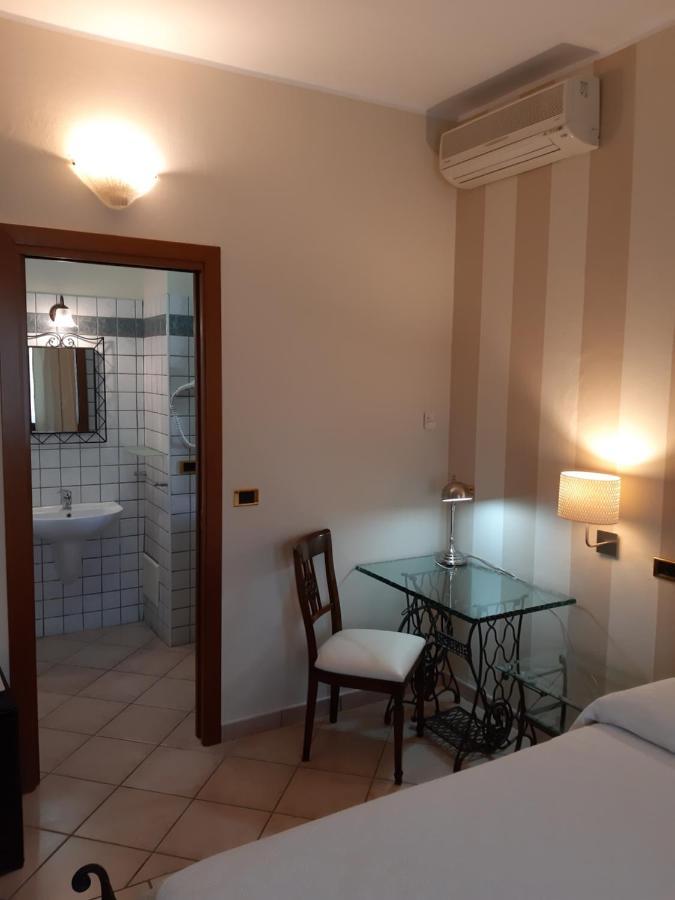 Sweet House Only Rooms Peschiera del Garda Bagian luar foto